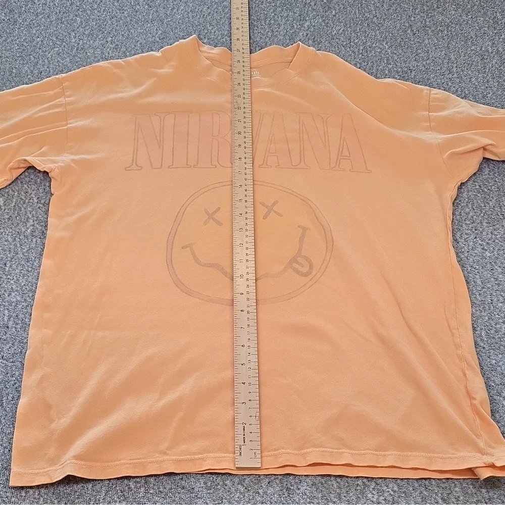 American Eagle Nirvana Smiley Face Graphic Band T-Shirt Tee Size M